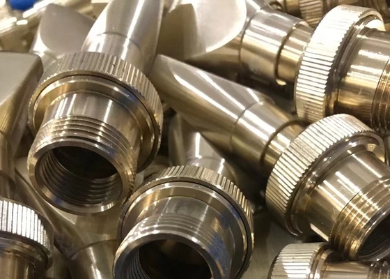 Quạt nước có thể điều chỉnh hướng 1 "bằng đồng thau Máy phun nước 35,2gpm