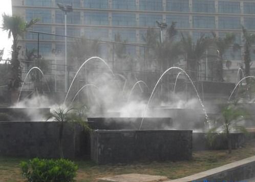 5002 3m Khoảng cách 8000 L / H 18mm Laminar Jet Fountain Vòi phun