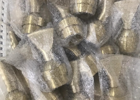 1 "Quạt hướng có thể điều chỉnh được Đài phun nước Vòi phun hoa hoàn toàn bằng đồng thau