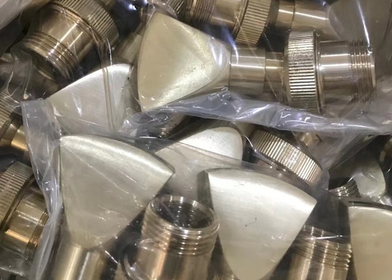 1 "Hoàn toàn bằng đồng thau Điều chỉnh hướng Quạt Đài phun Áp suất 14,5psi